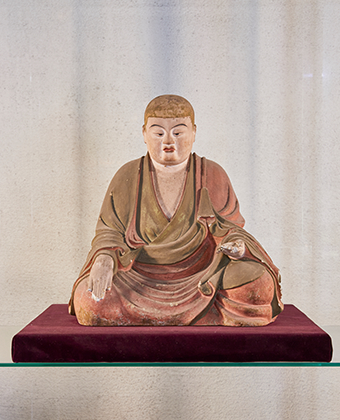 The seated statues of Sogyo Hachimanshin